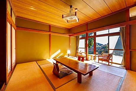 Japanese-Style Twin Room with Shared Bathroom