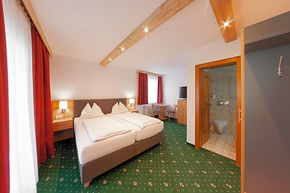Photo 1 of 4 of Large Double Room with Balcony