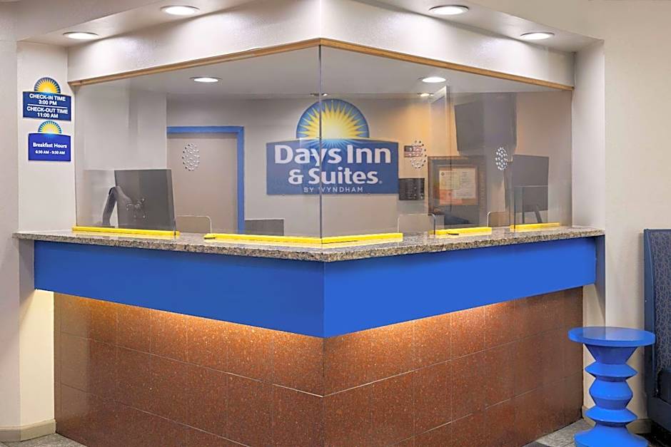 Days Inn & Suites by Wyndham Albany