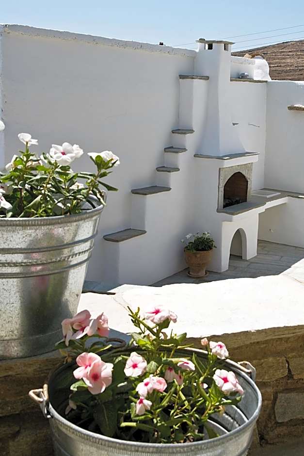 Crossroads Inn Traditional Lodging