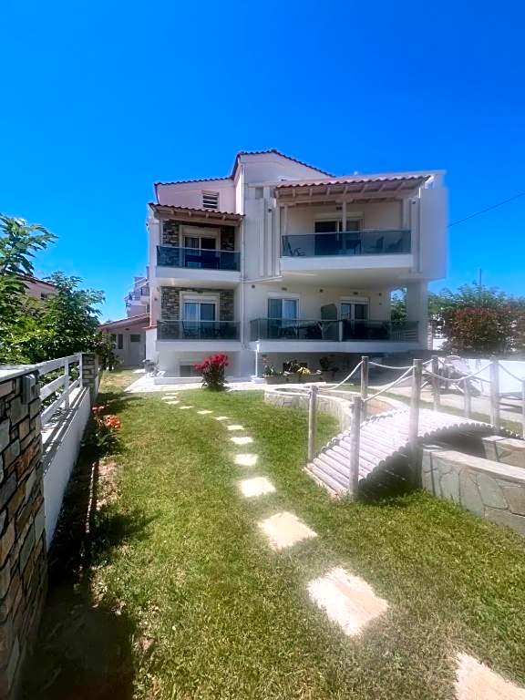 Villa Nikiti View semi-basement