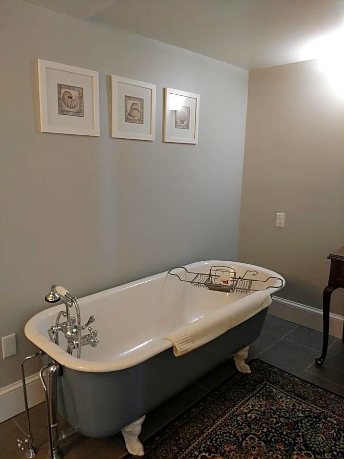 Saltair Inn Waterfront B&B