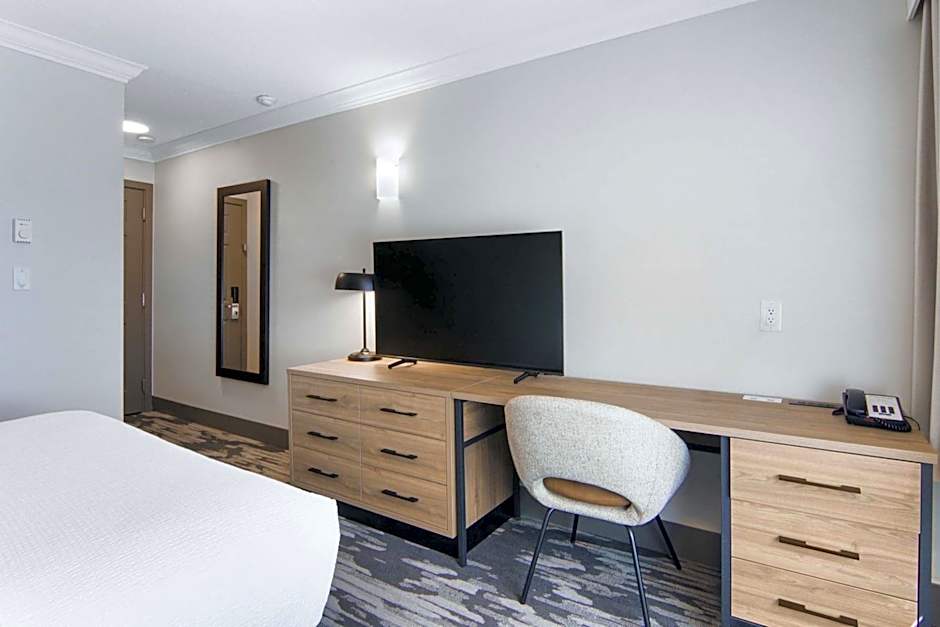 Sandman Hotel & Suites Kelowna