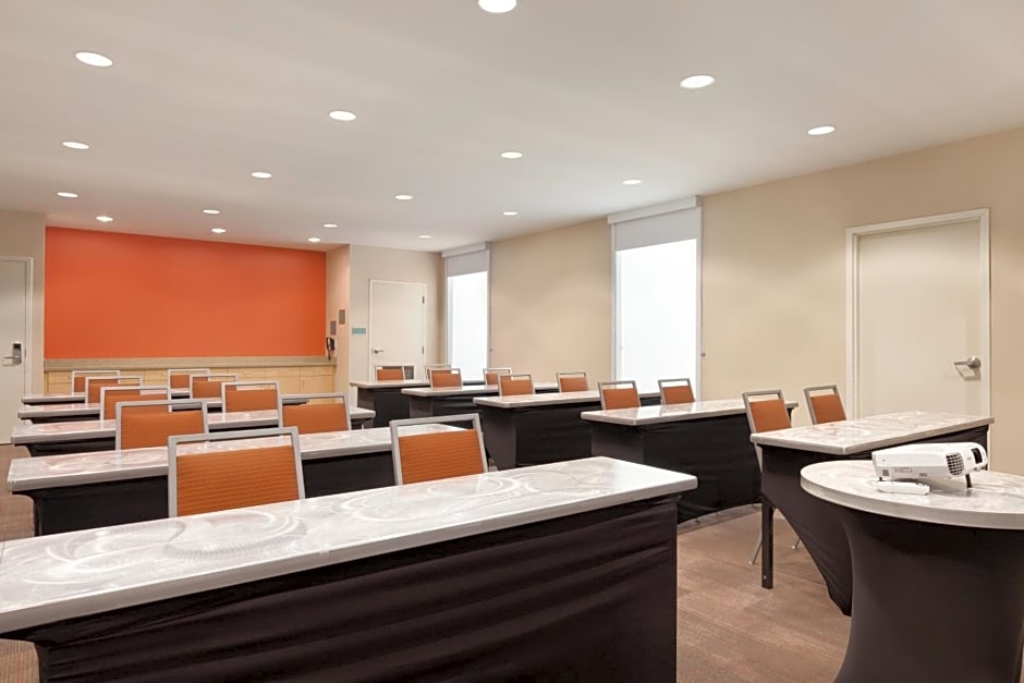 Home2 Suites by Hilton Seattle Airport