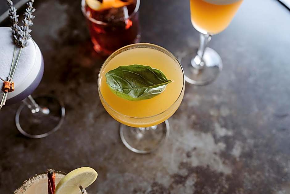 Eichardt's Private Hotel & Lakefront Apartments