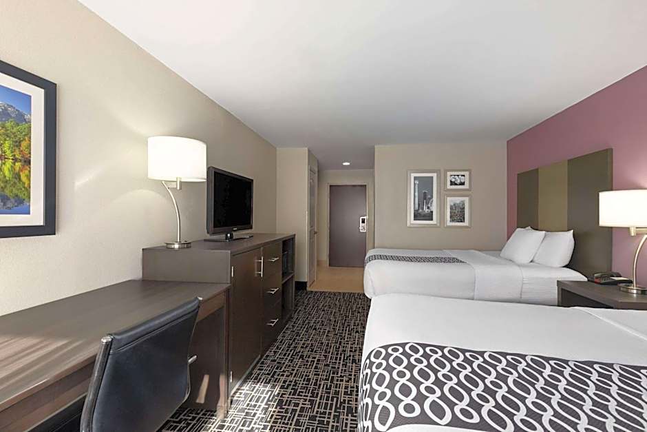 La Quinta Inn & Suites by Wyndham Snellville - Stone Mountain