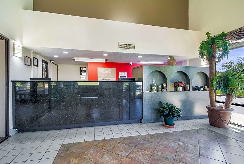 Econo Lodge South Garner