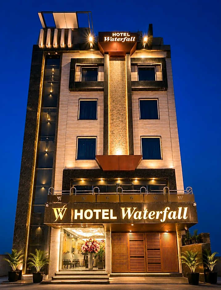 Hotel Waterfall