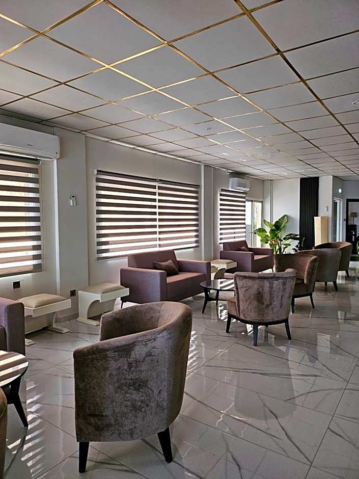 Polyxeni Hotel Apartments