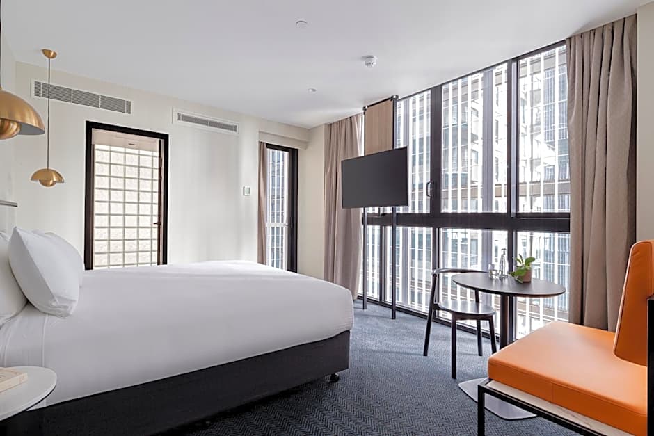 Brady Hotels Jones Lane