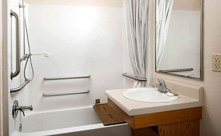 WoodSpring Suites Holland - Grand Rapids
