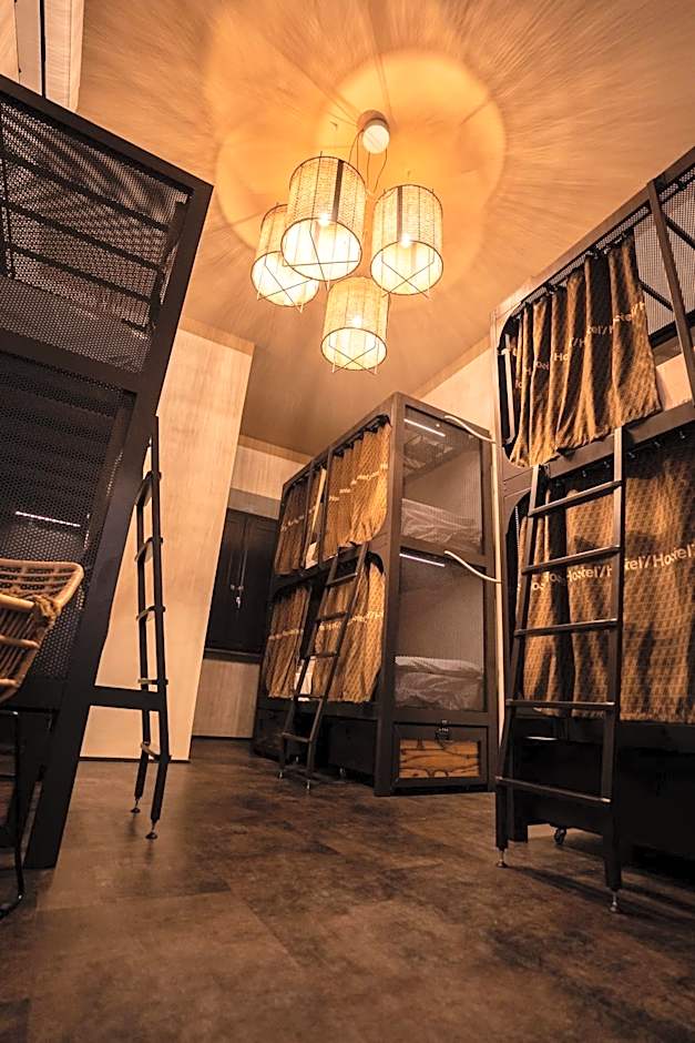 Hotel & Hostel 7