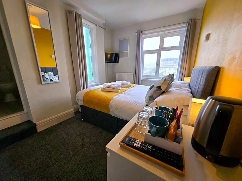 Beach Hotel Torbay B&B