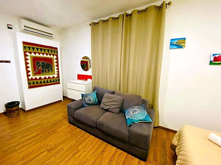 Marco Polo Party Hostel