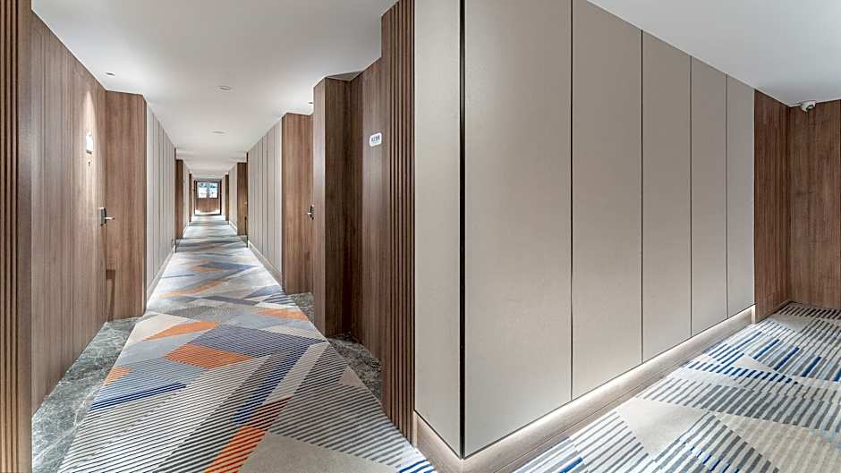 Holiday Inn Express Qingdao Shibei By IHG