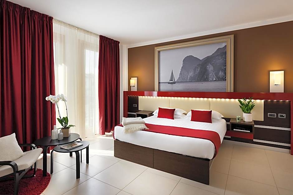 Kairos Garda Hotel