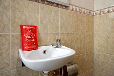 RedDoorz near Tugu Yogyakarta