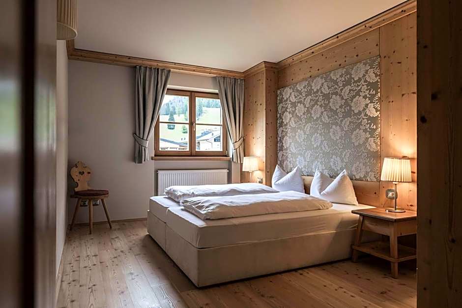 Post Alpina - Family Chalets Dolomites