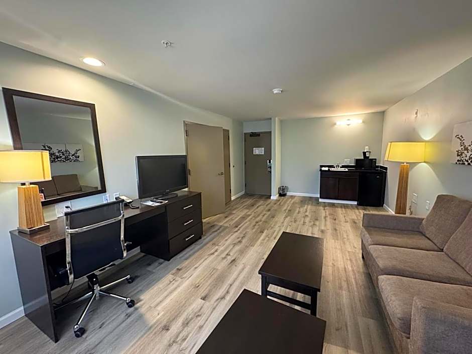 Wingate by Wyndham Bel Air I-95 Exit 77A / APG Area