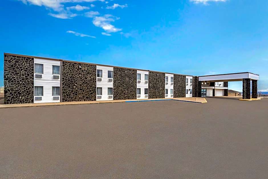 Days Inn by Wyndham Mandan Bismarck Area