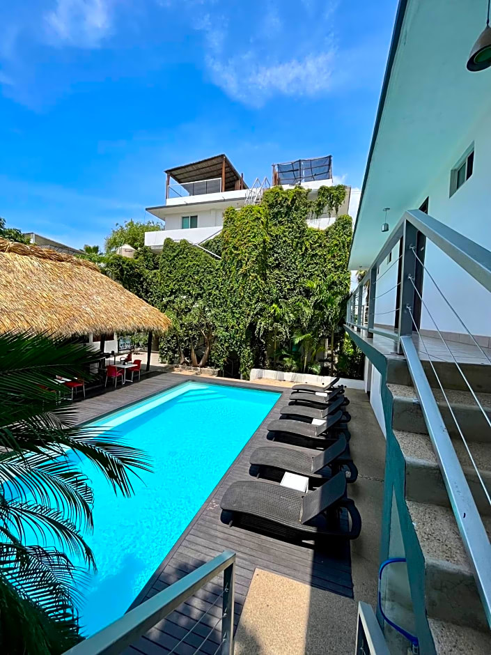 Hotel Aqualuna Cyclops