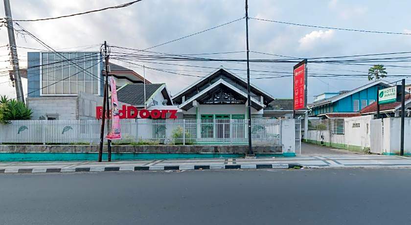 RedDoorz @ Jalan R.E. Martadinata Sukabumi