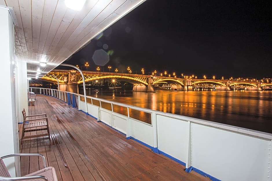 Grand Jules Boat Hotel Budapest