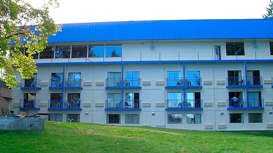 Oyster Bay Inn & Suites