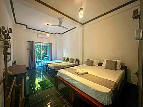 Deluxe Family Suite