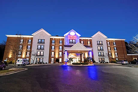 Comfort Suites Newport News Airport
