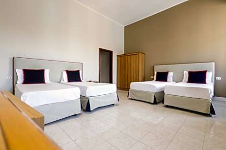 Standard Quadruple Room