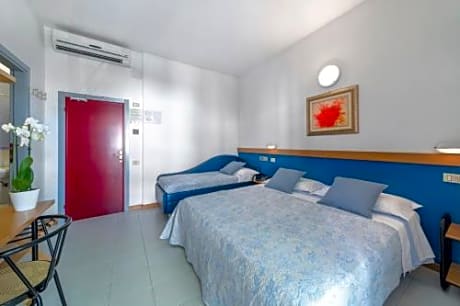 Family Room (2 Adults + 2 Children) with Balcony