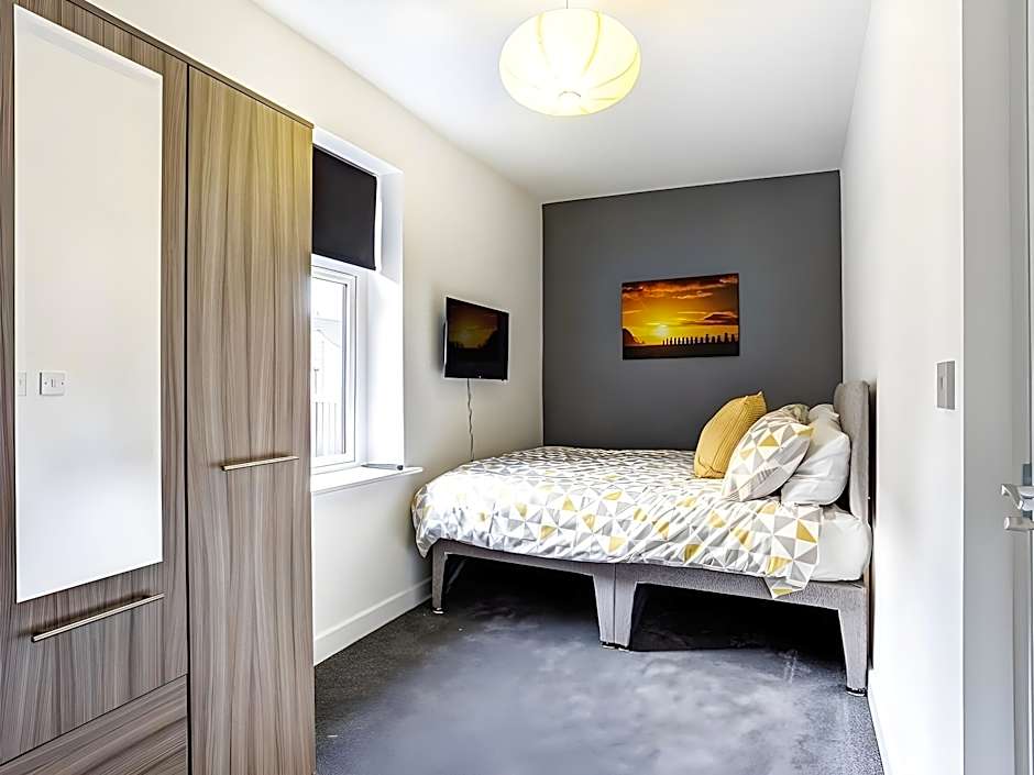 Townhouse PLUS @ 166 Edleston Road Crewe