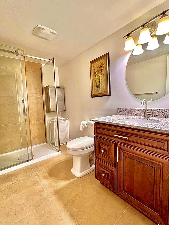 Cozy Home in Richmond Hill with Free Parking