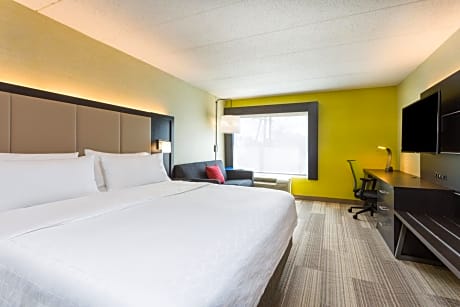 Standard King Room with Transfer Shower - Communications Access