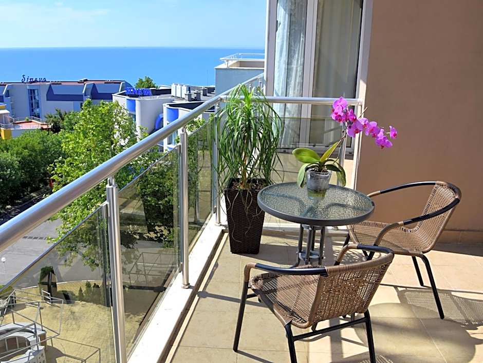 Sineva Del Sol Apartments