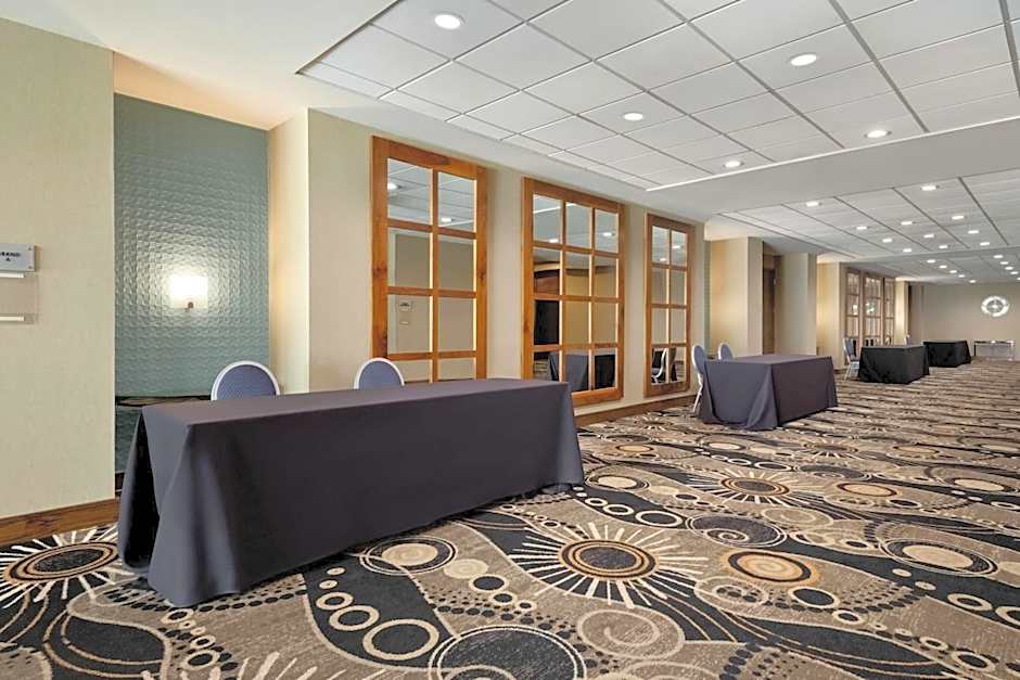 Fort Pontchartrain Detroit, a Wyndham Hotel