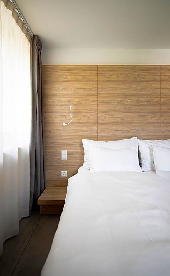 Photo 1 of 10 of 1 Double Bed or 2 Beds