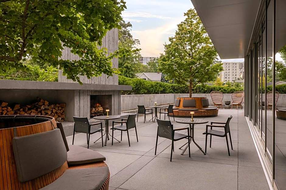 The Tess, Autograph Collection