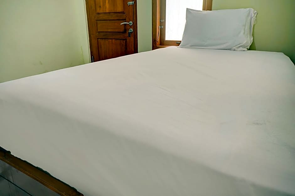 OYO Life 92922 Kost Bu Mala 1 Syariah