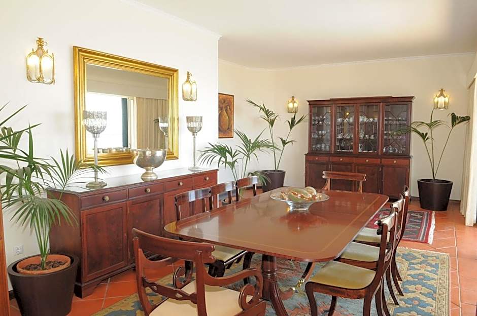 An uninterrupted 180 overlooking the Atlantic Ocean