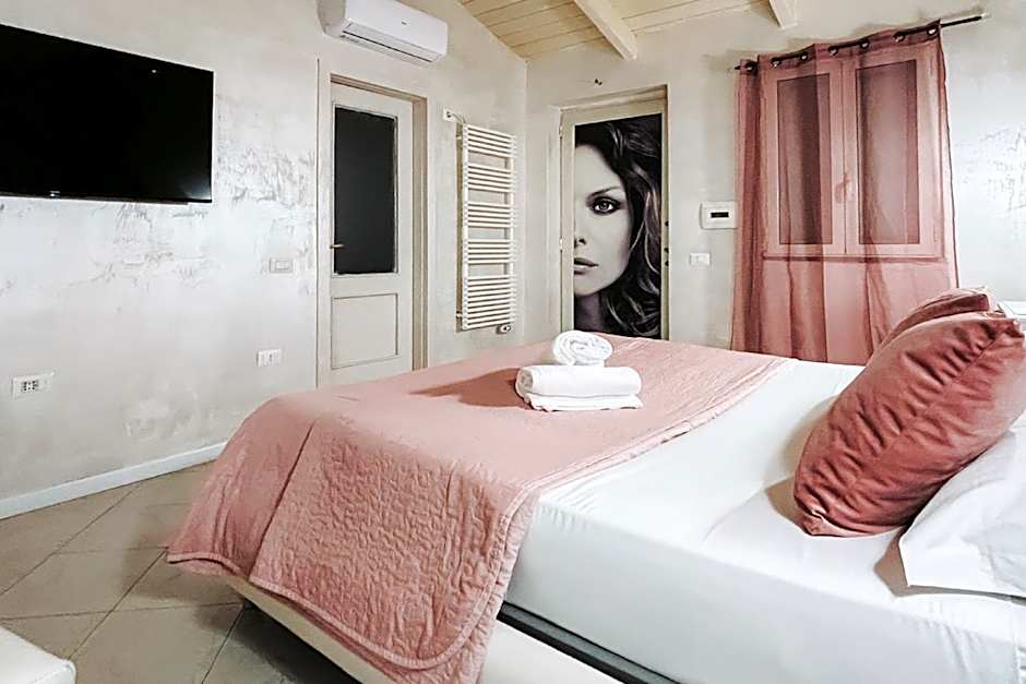 Bee Queen Hotel