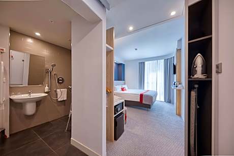 1 Double Bed Standard Accessible