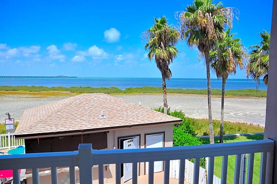 Blue Bay Inn And Suites