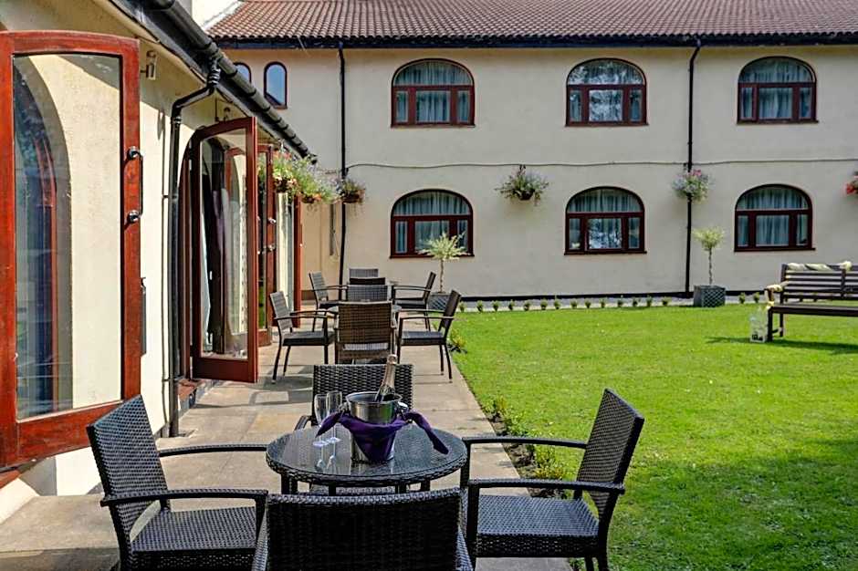 Everglades Hotel Warrington West