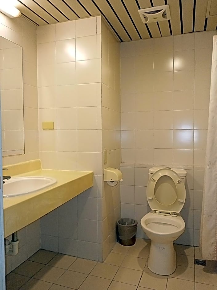 Chungli Business Hotel