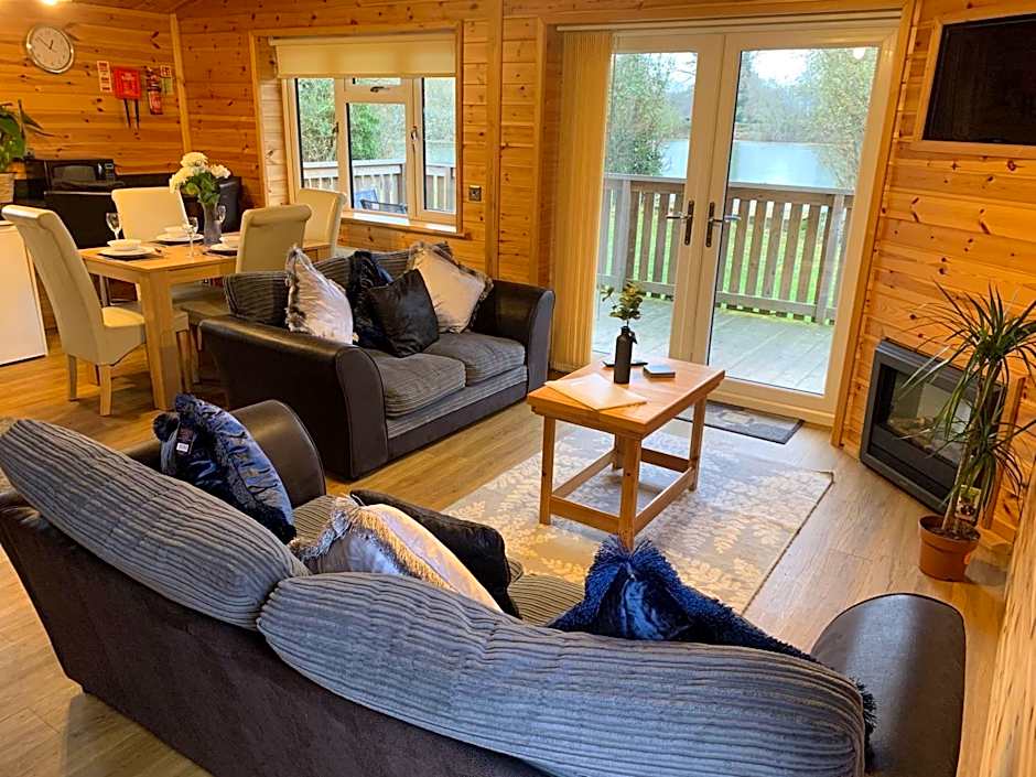 Woodlakes Park By Liv Retreats