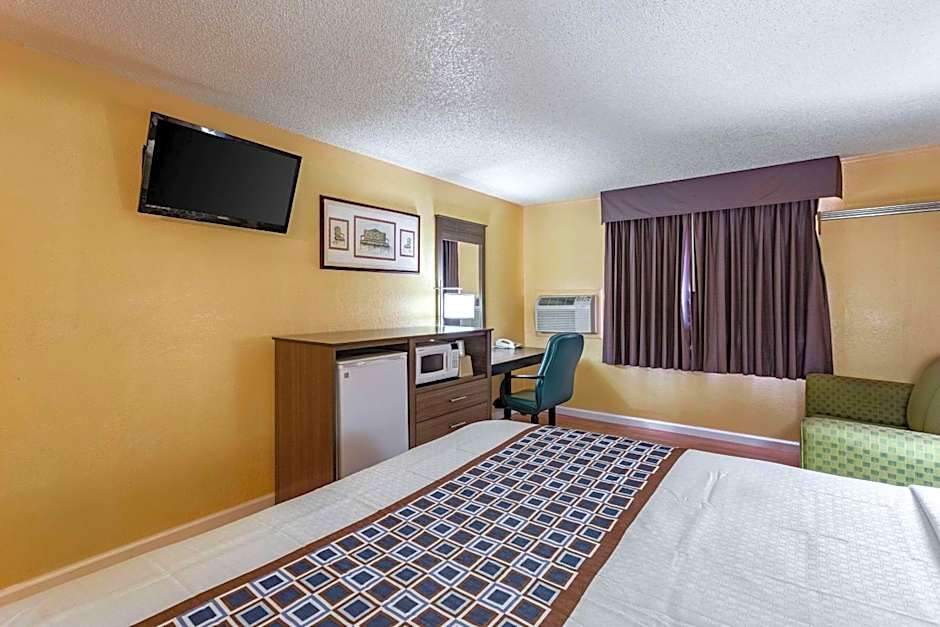 Rodeway Inn Farmington