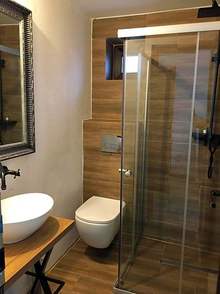 4 Seasons Apartments