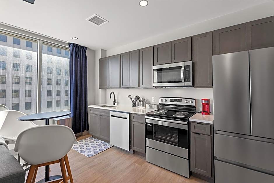 175 LEX - Walkable Downtown Lexington & Rupp Arena - Full Condos